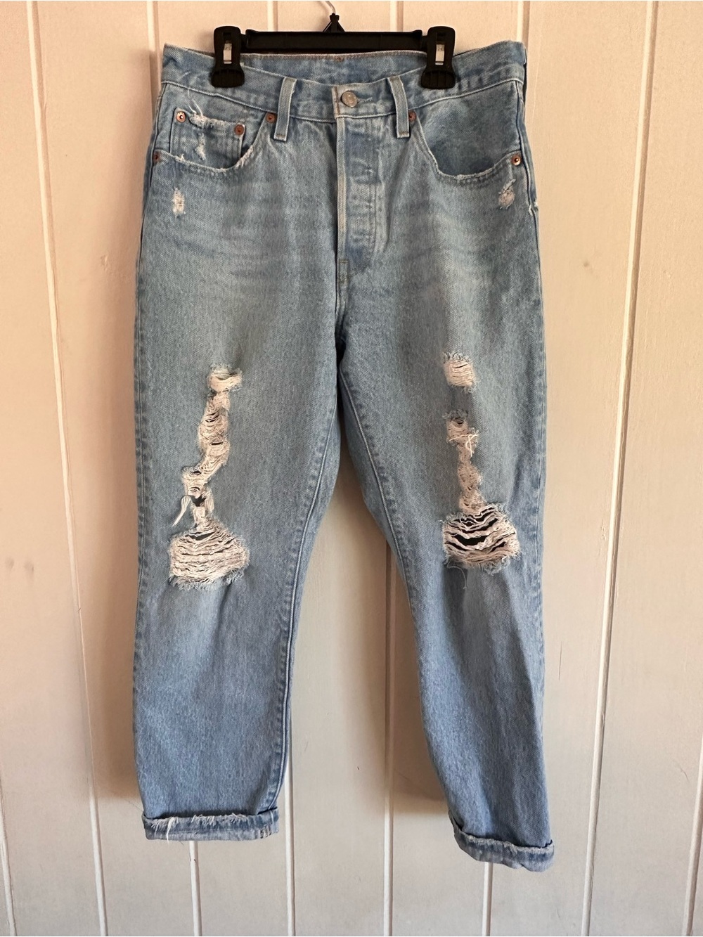 Signature by Levi Strauss Light Blue Distressed Cropped Jeans